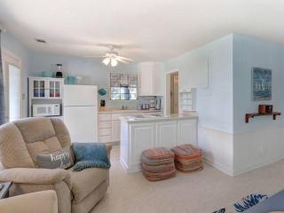 Marsh Magic- 2 Bed 1 Bath Beach House w/Marsh View - Tybee Island - 1