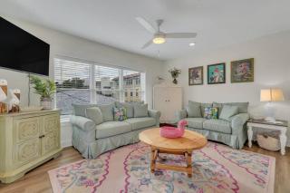 Freshly Renovated Tybee Beach Home:Short Walk to B - 4
