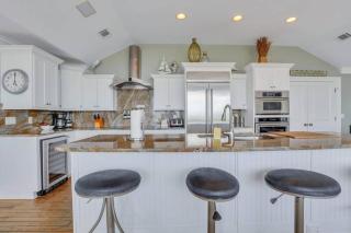 Luxury Beach Front Home: Breath Taking Views - 3