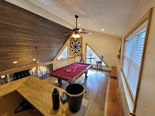 Swept Away Chalet - Luxurious NEW 6 BR Home Sleeps 16 Hot Tub Linens and Towels - Albrightsville - 5