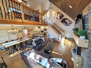 Swept Away Chalet - Luxurious NEW 6 BR Home Sleeps 16 Hot Tub Linens and Towels - Albrightsville - 3