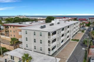 Atlantic Ave: 3 Bed 2 Bath Condo Walk to Beach - Tybee Island - 4
