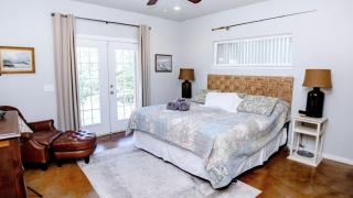 Gray House - Hulbert - 1