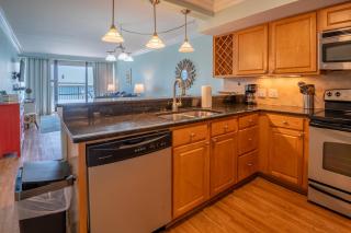 Oceanfront Carolina Beach Rentals close to the Tiki Bar - Carolina Beach - 2
