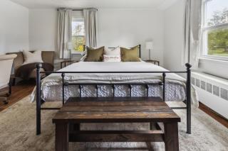 Large Private Studio Apartment - 6