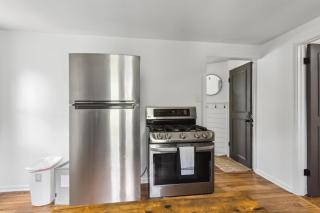 Large Private Studio Apartment - Lockport - 1