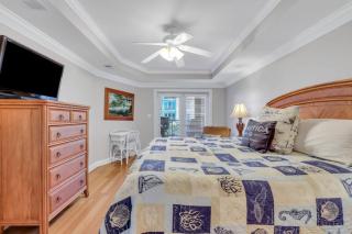 3 BR Condo 2 Pools, Hot Tub, Walk to Beach - 3