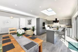 Heatherslade House - Hot Tub, Dog Friendly - Parkmill - 2