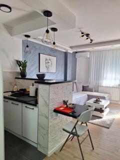JACUZZI LUX SANJA - Subotica - 1