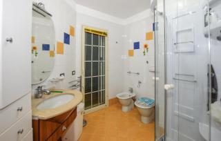 3 Bedroom Nice Apartment In Comiso - Comiso - 6