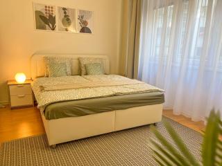 Charming Apartment by Museum and Wenceslas Square - Prague - 3