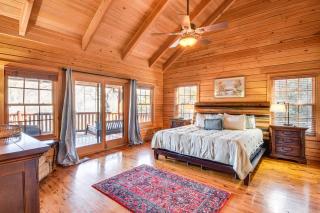 Wooded Cabin Mtn Views, Hot Tub and 2 Decks! - Sapphire - 1