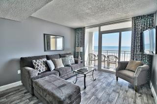 Newly Updated Camelot Resort Unit 409 - 0