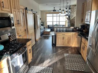 Cozy 3 bedroom Mountain Getaway - Ski Fish Golf - 8