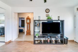 Palmdale Family Home with Private Pool and Backyard - Palmdale - 6