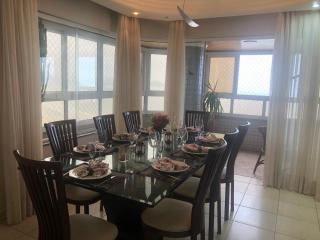 Apartamento frente ao mar. Amplo e confortável. - Balneário Camboriú - 2