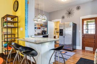 Retro-Inspired Indy Home Walk to Fountain Square! - Indianapolis - 9