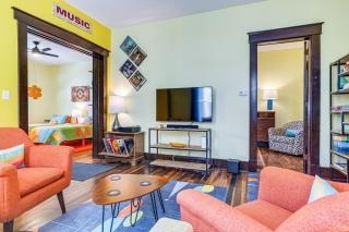 Retro-Inspired Indy Home Walk to Fountain Square! - Indianapolis - 6