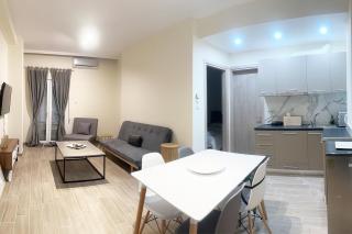 Kinfeels’ Downtown Suite ( K3 ) - Larisa - 0