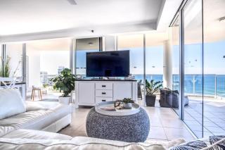 Panoramic Ocean Views At Maroochydore - 4