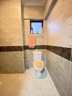 Fully furnished 2 bedroom Apartment with a Spacious balcony behind GATEWAY mall 10 Minutes to JKIA,5min to SGR with AC,washing Machine and Lift - Nairobi - 3