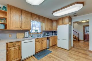 Peaceful Bryson City Cabin with Hot Tub and Deck! - Bryson City - 1