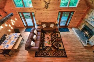 NEW HOT TUB! Secluded 3 Bed Cabin in Pigeon Forge - 3