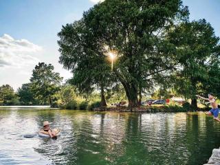 2 Kings Hot Tub Modern Cottage Hill Country - Blanco - 4