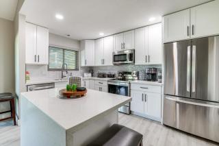 6 Mi to Spring Training! Family Retreat in Tempe - 4