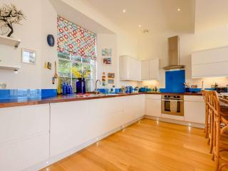 3 Bed in Tenby FB301 - United Kingdom - 5