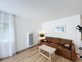 F2 avec terrasse, proche Thermes, animaux acceptés, wifi, parking - FR-1-451-25 - 8