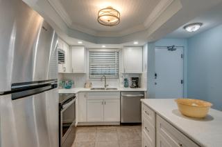 Beach Villas 203 - Fort Myers Beach - 3
