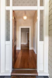 Gorgeous on Galvin: Close to Town Yet A Mile Away - 5