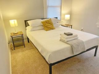 The Columbus Den - Enjoy 3 BRs in the Upper Deck! - Columbus - 8