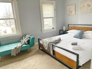 The Columbus Den - Enjoy 3 BRs in the Upper Deck! - Columbus - 7