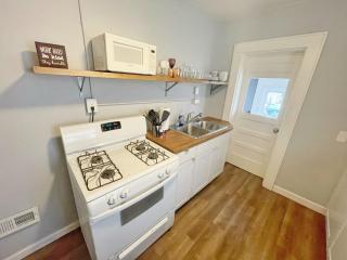The Columbus Den - Enjoy 3 BRs in the Upper Deck! - Columbus - 2