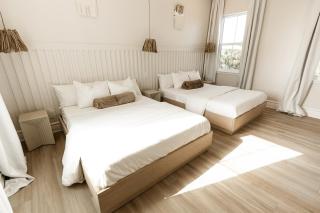 The Taj Of The Gulf! Luxury Beach Mansion! Sleeps 37, private pool & hot tub, putting golf - 1