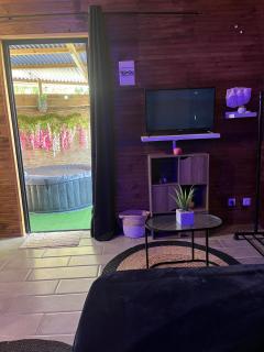 ô Bois Dormant, Bungalow & jacuzzi privé - Saint-André - 6