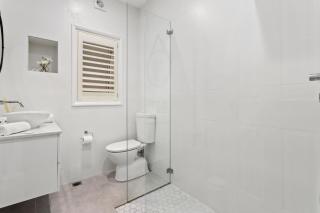 Comfy 2-Bed Apartment with AC throughout - Sydney - 1