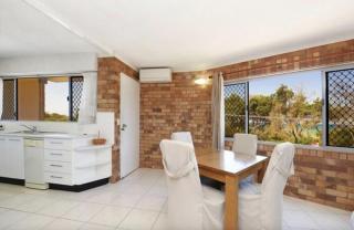 6 Tradewinds - Prime position within walking distance to Patrolled beach & all other amenities - 3