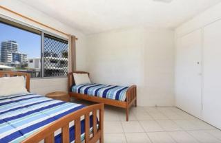 6 Tradewinds - Prime position within walking distance to Patrolled beach & all other amenities - 1