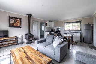 TOUCHDOWN COTTAGES - 3