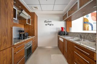 Postcard Marina Views- Spacious & Luxurious 1BR Apartment - 3mn Walk to Tram, JBR & Beach - Dubai - 2