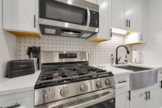 The Worthington - 3 BR 2 5 Bath and Parking - 4