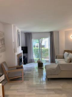 Newly Refurbished Townhouse Los Naranjos, Puerto Banus - Marbella - 4