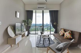 A Stylish & Comfy 2BR KLGCC Apt Free Parking - Kuala Lumpur - 8