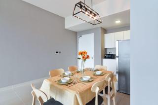 A Stylish & Comfy 2BR KLGCC Apt Free Parking - Kuala Lumpur - 1