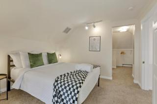 The Columbus Charmer - 8