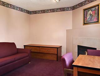Super 8 by Wyndham Colorado Springs Airport - 6