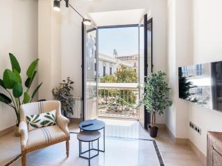 Chezmoihomes Town Hall Apartment - 8